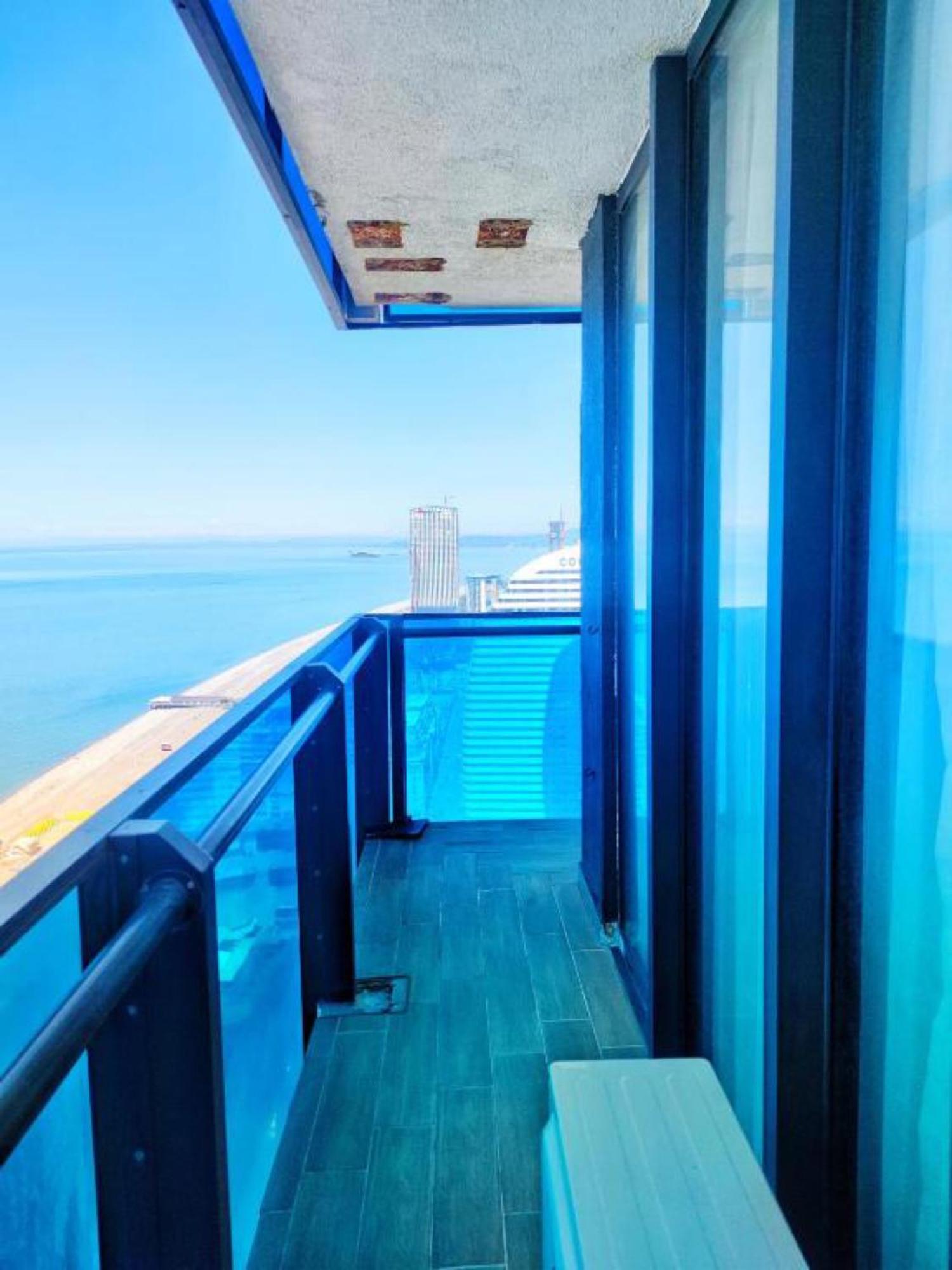 Orbi City-Sea View Aparthotel บาทูมิ ภายนอก รูปภาพ