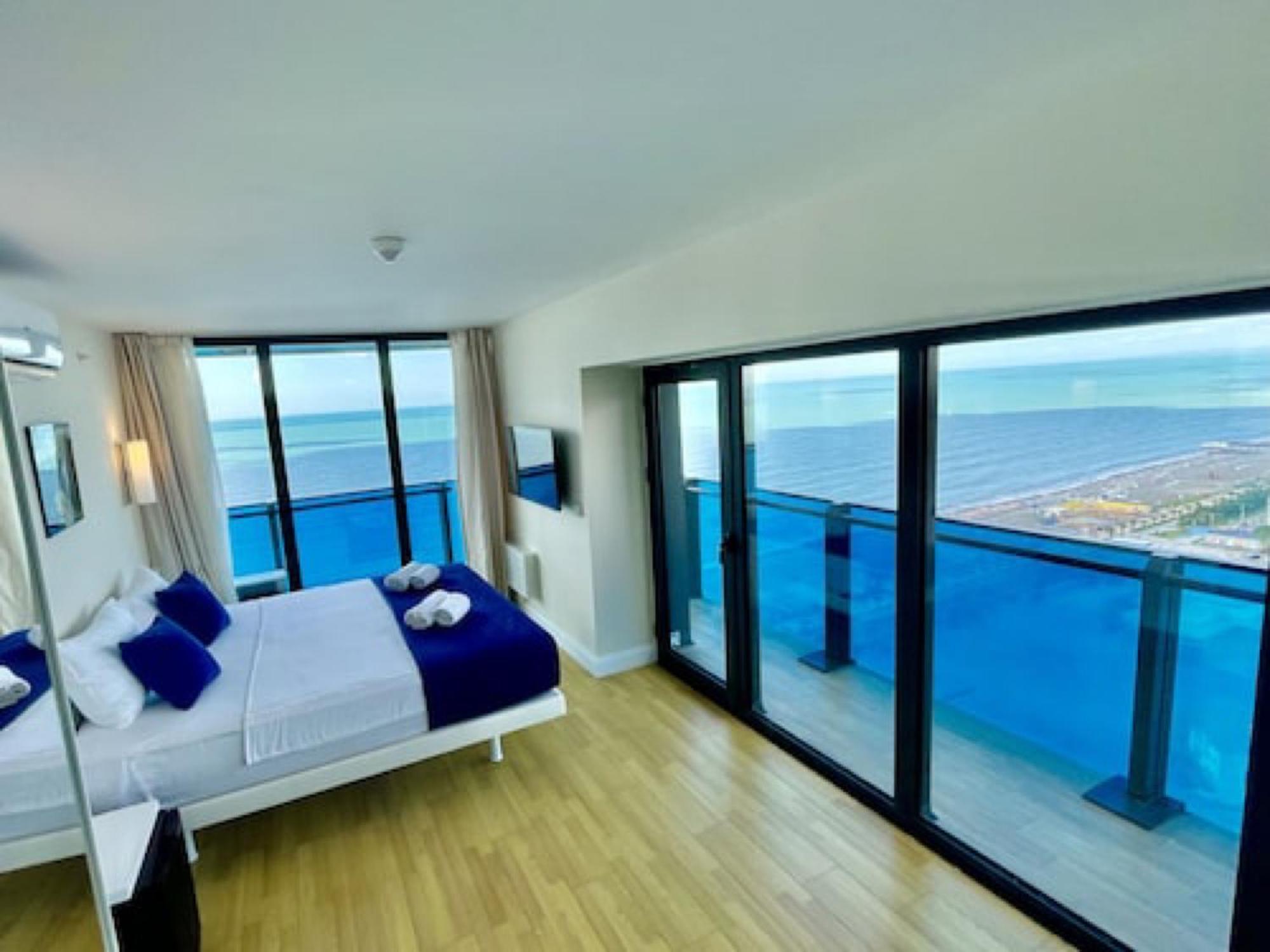 Orbi City-Sea View Aparthotel บาทูมิ ภายนอก รูปภาพ