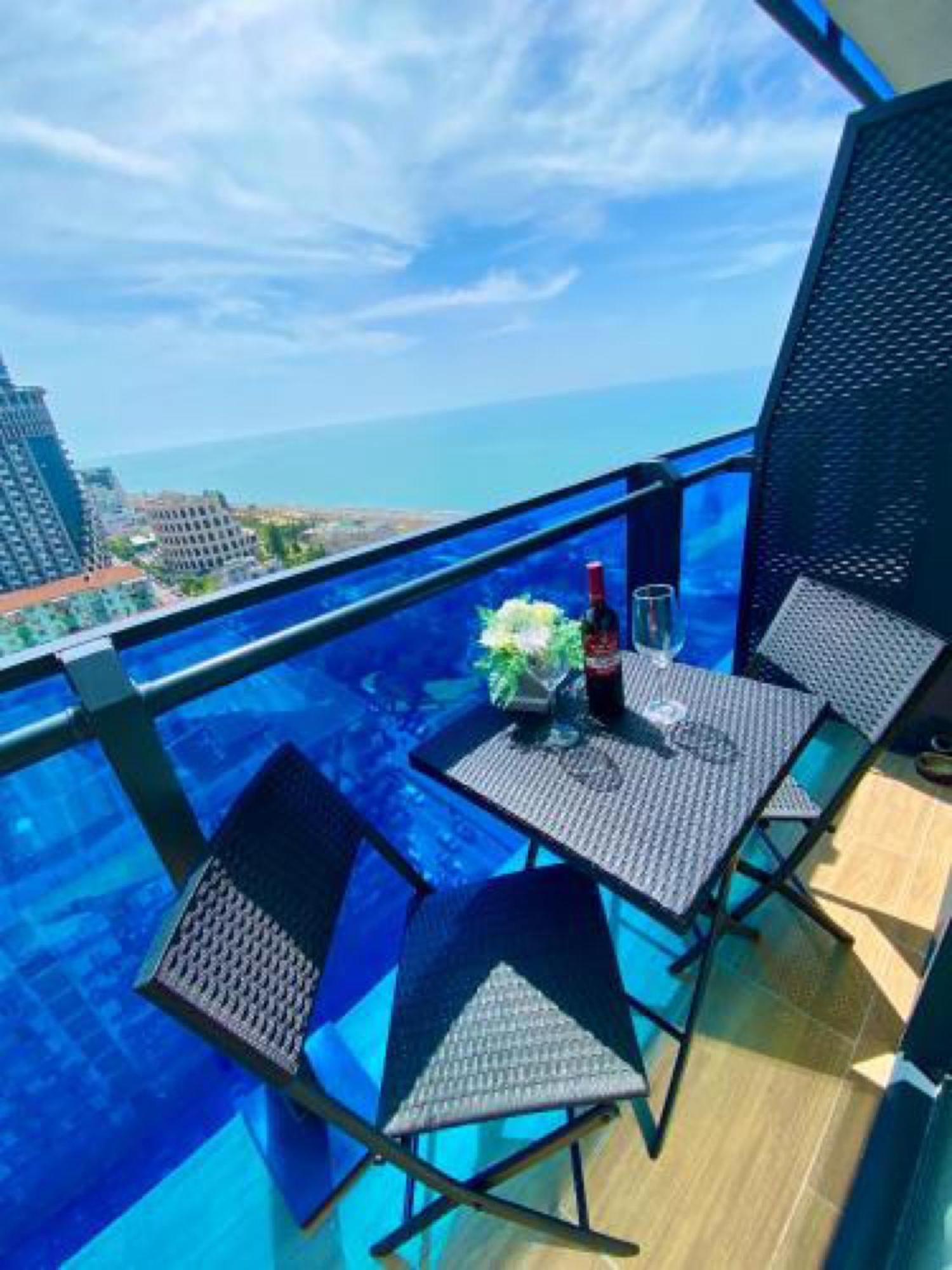 Orbi City-Sea View Aparthotel บาทูมิ ภายนอก รูปภาพ