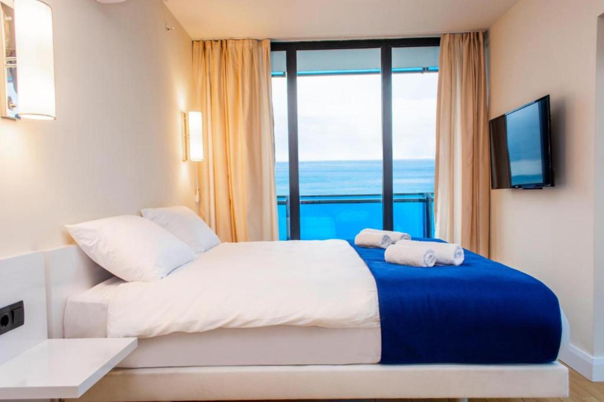 Orbi City-Sea View Aparthotel บาทูมิ ภายนอก รูปภาพ