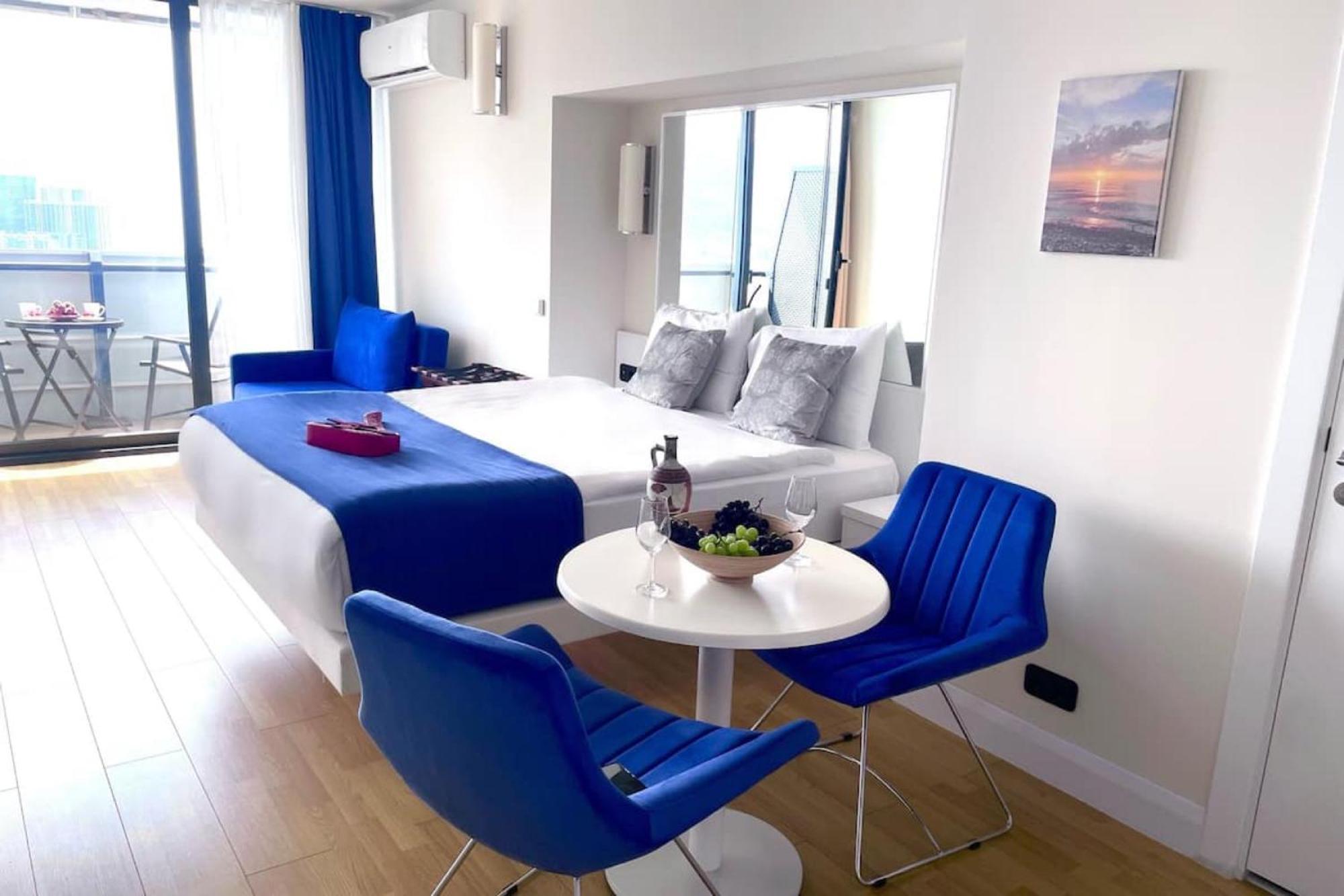 Orbi City-Sea View Aparthotel บาทูมิ ภายนอก รูปภาพ