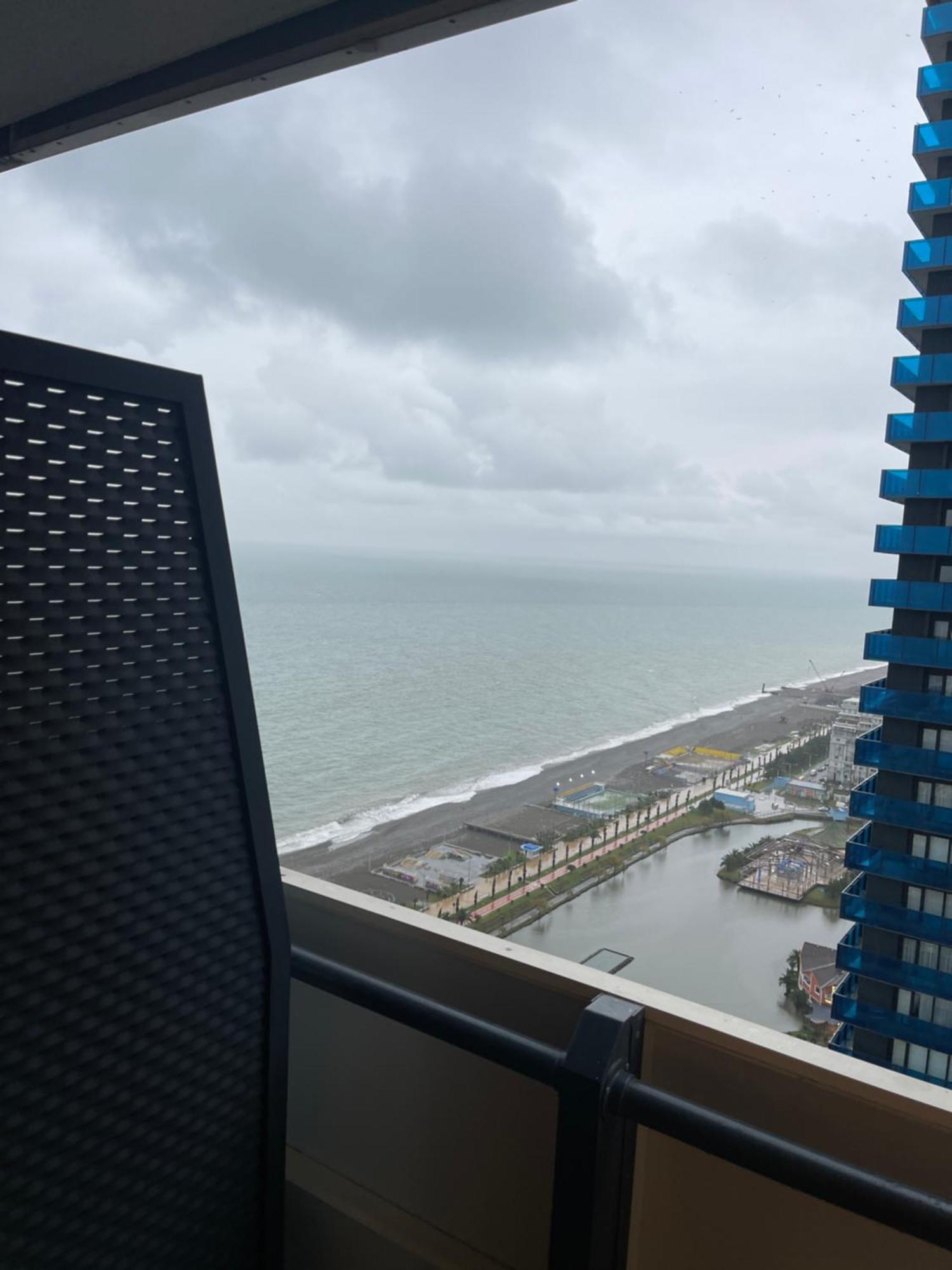 Orbi City-Sea View Aparthotel บาทูมิ ภายนอก รูปภาพ